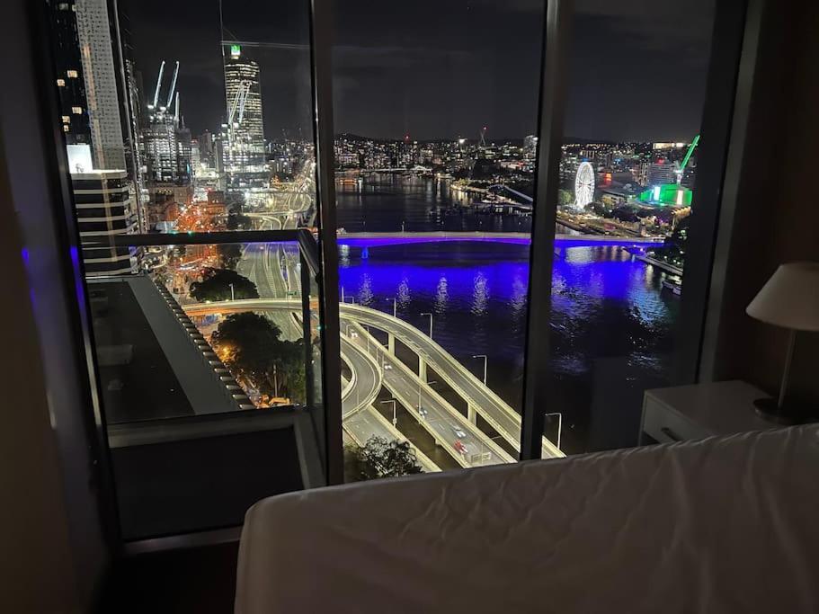 City Living - Brisbane River-View 2 Bedroom Apt Eksteriør bilde